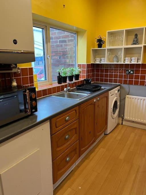 Ovington Grove 2 Fully Equipped Kitchen Free Parking 3 Bedrooms Netflix Newcastle upon Tyne Dış mekan fotoğraf